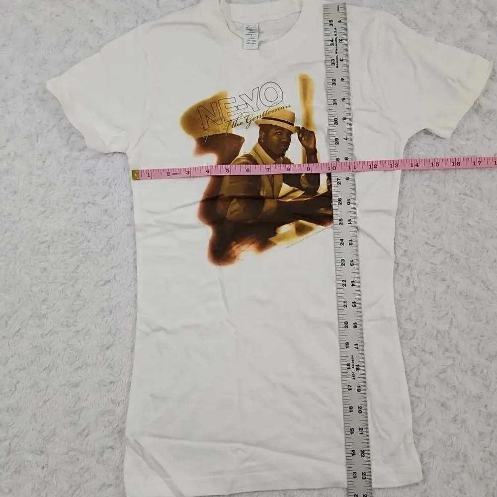 Ne-Yo Year of the Gentleman Album Girls Size Small Concert T-Shirt Music Hip Hop